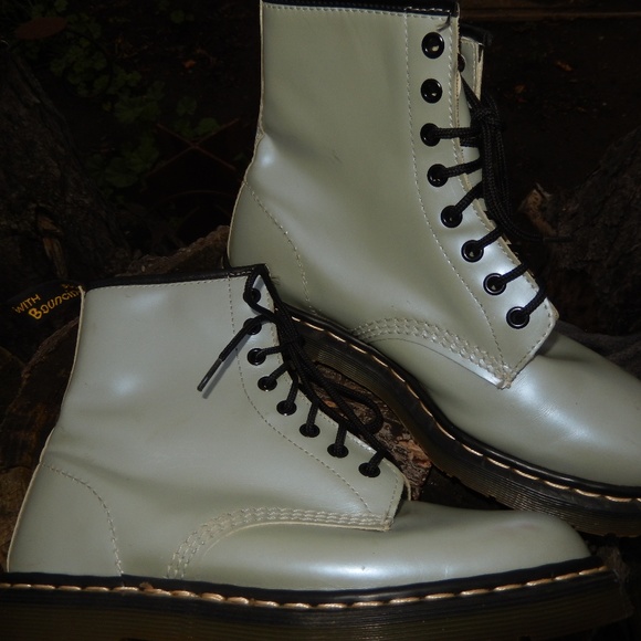 DR. MARTENS Shoes - DR. MARTENS BOOTS PEARL ENGLAND SZ 8.5 US